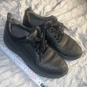 Women size 9 / 40 camper black sneakers leather